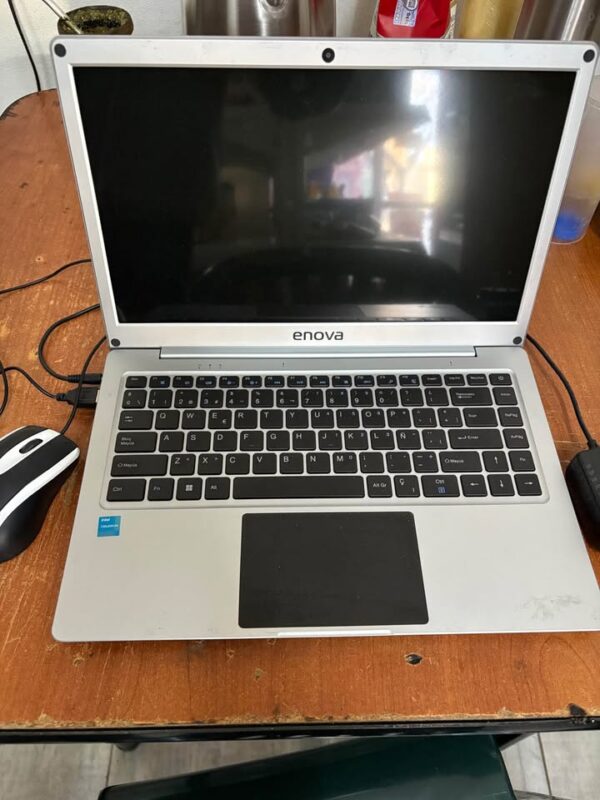Notebook ENOVA - Imagen 3