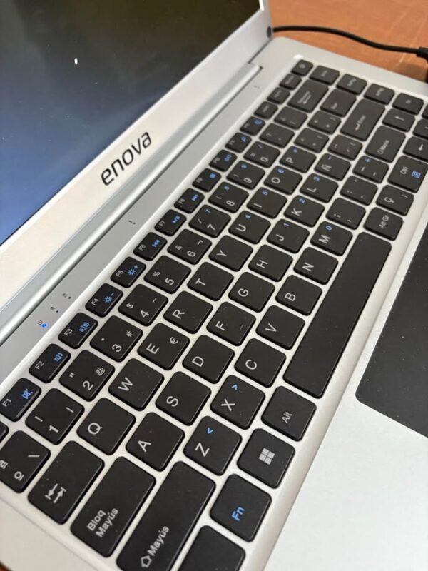 Notebook ENOVA - Imagen 2